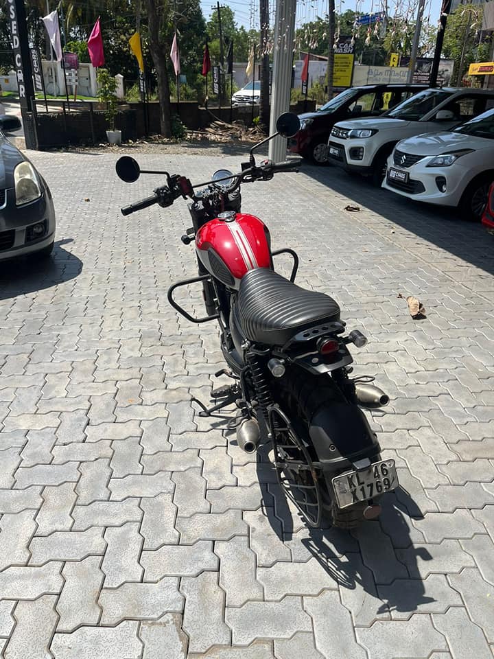 Yezdi scrambler 2023