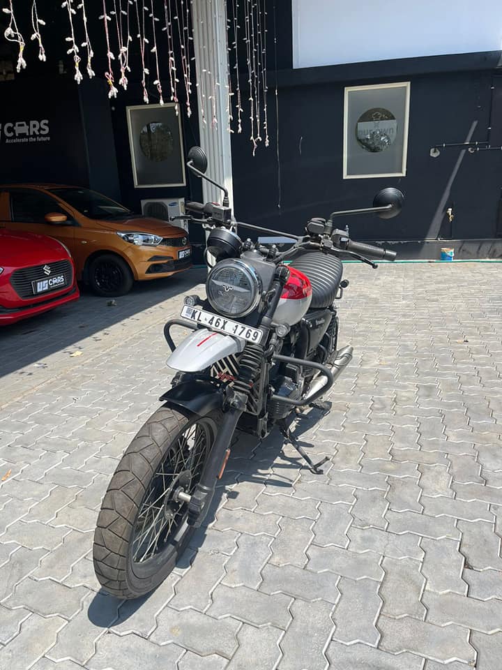 Yezdi scrambler 2023