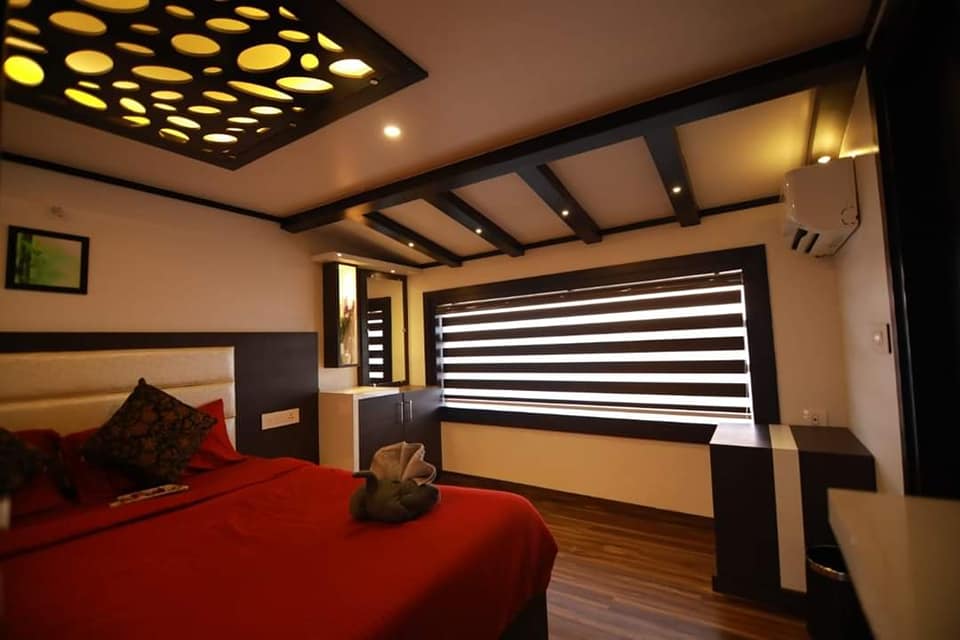 Houseboat – Overnight