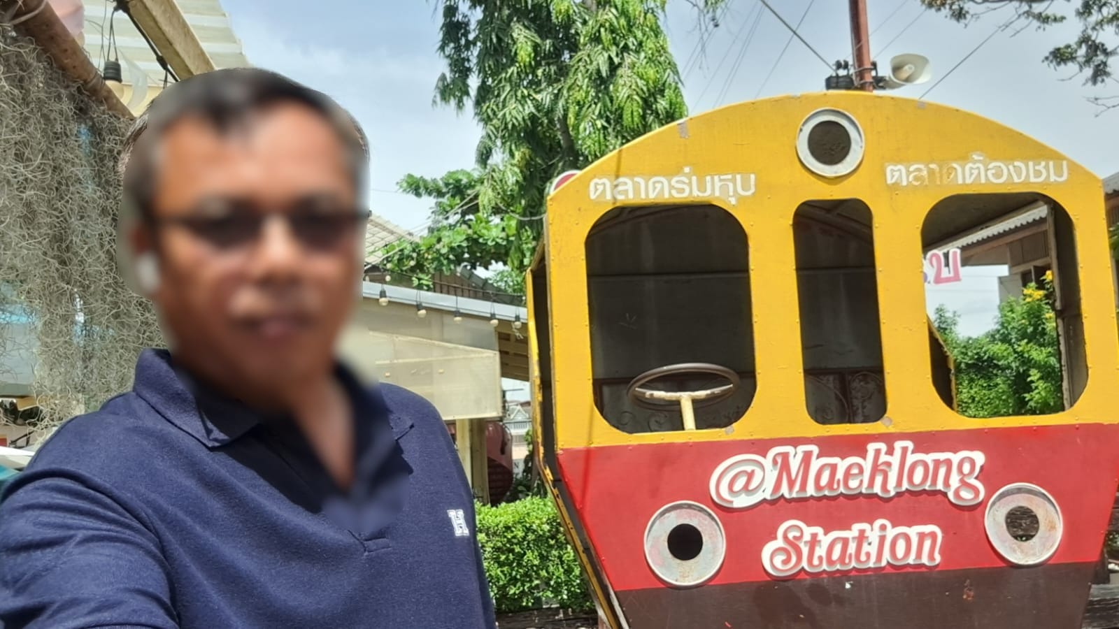 Maeklong Railway Market