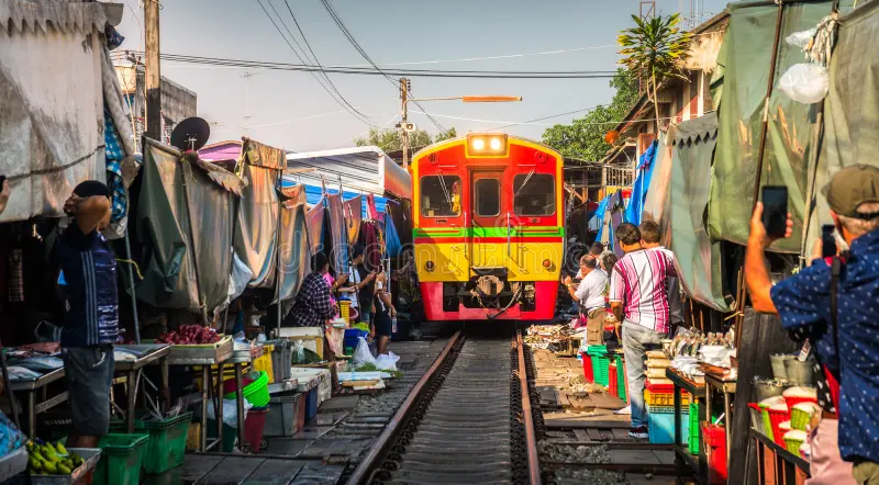 Maeklong Railway Market