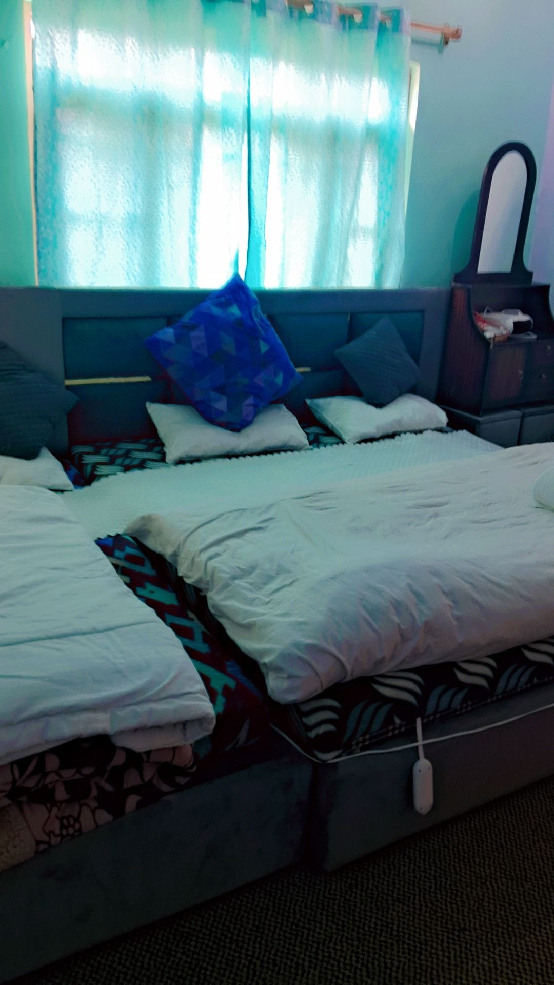 Triple Bedroom – The Sarwah Hotel