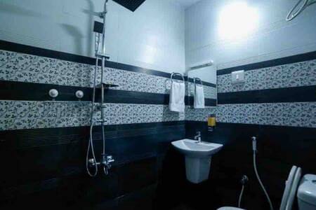 Holiday House – 5 BHK