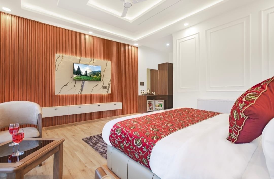 Hotel Falcon Heights