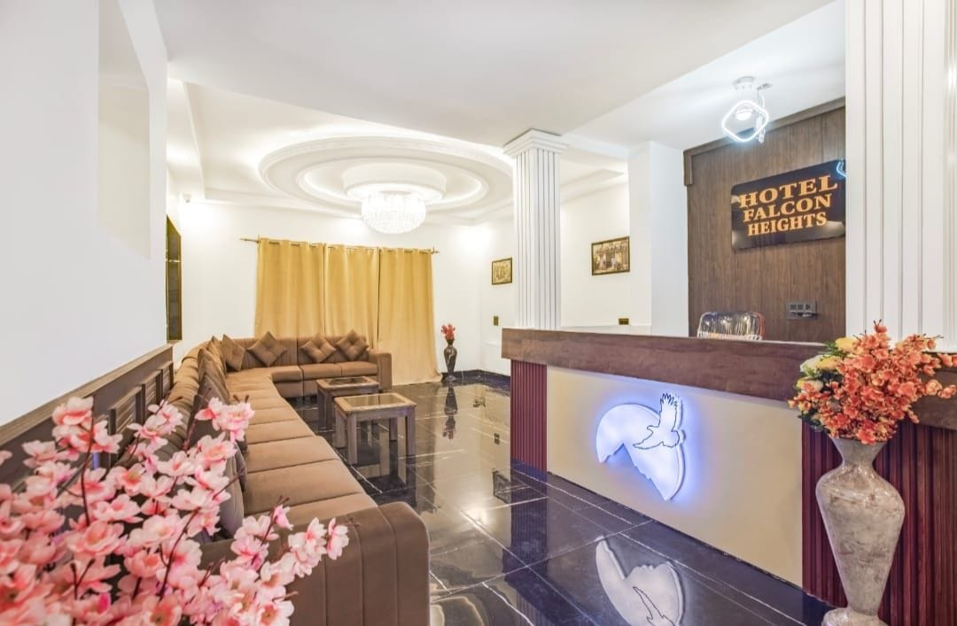 Hotel Falcon Heights