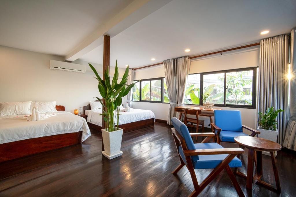 Pomelo Travel Outpost Hotel