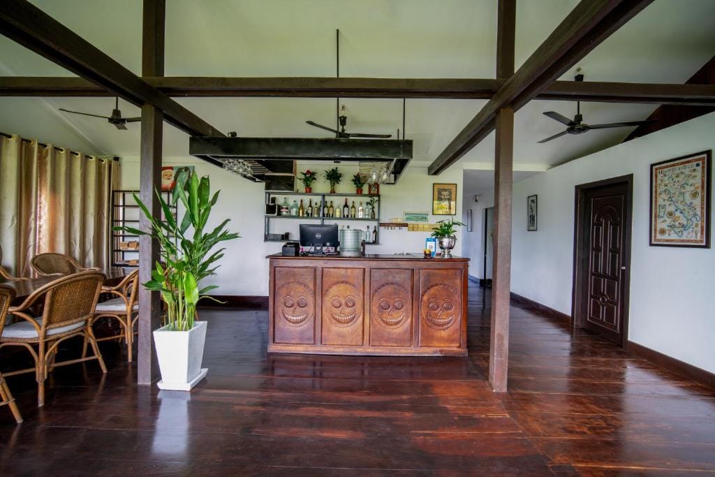 Pomelo Travel Outpost Hotel