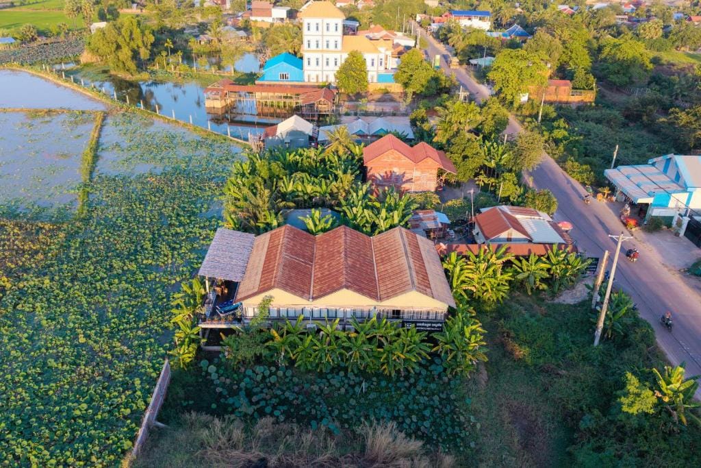 Pomelo Travel Outpost Hotel