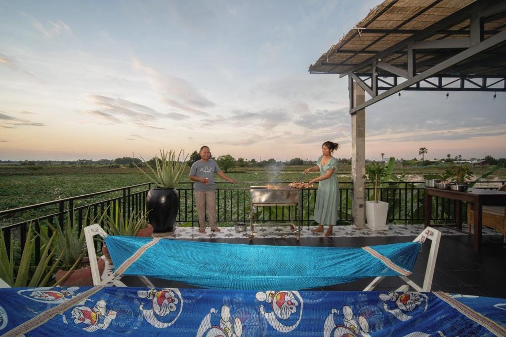 Pomelo Travel Outpost Hotel