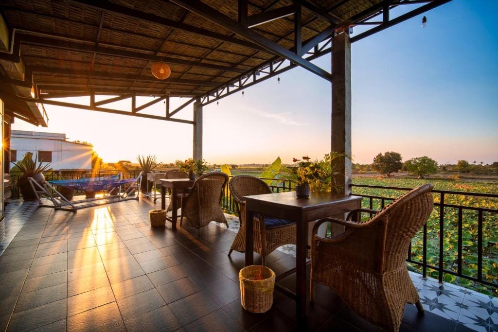 Pomelo Travel Outpost Hotel