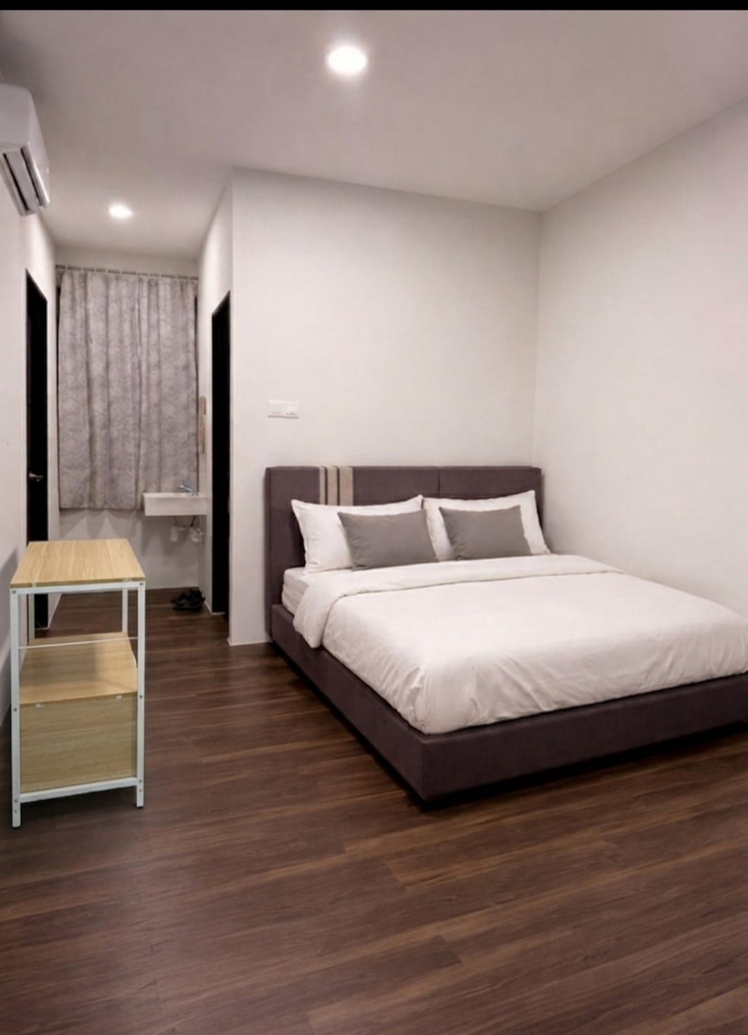 Minimalist studio